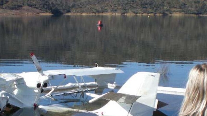 The plane crashed into the northern end of Lake Jindabyne.