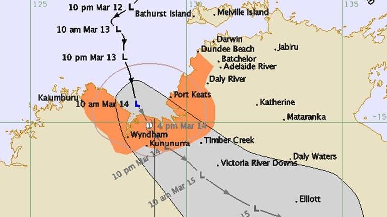 Potential cyclone threat shifts to WA towns.