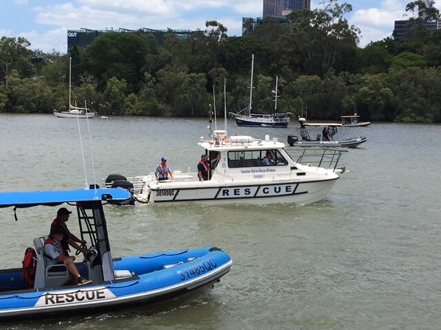 Search and rescue operation for man who fell into Brisbane River is ...