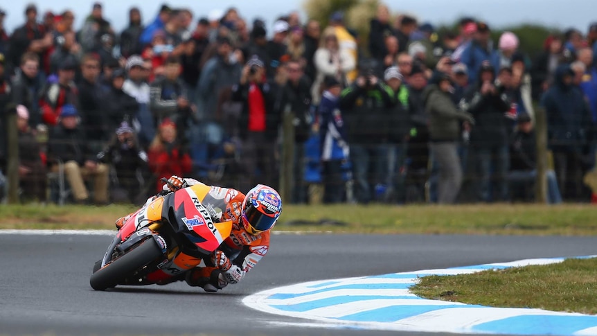 Stoner gets low at Phillip Island