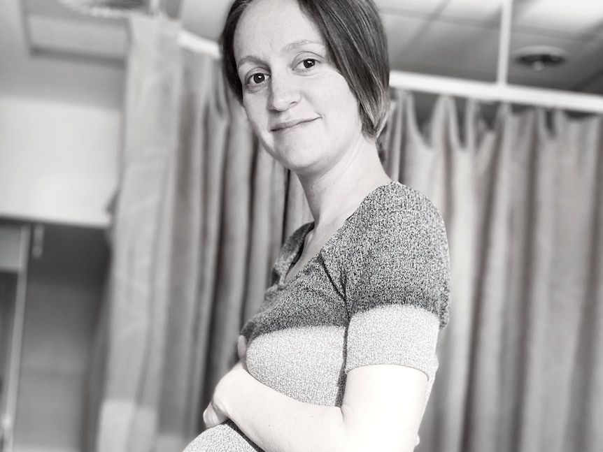 Black-and-white image of a pregnant woman