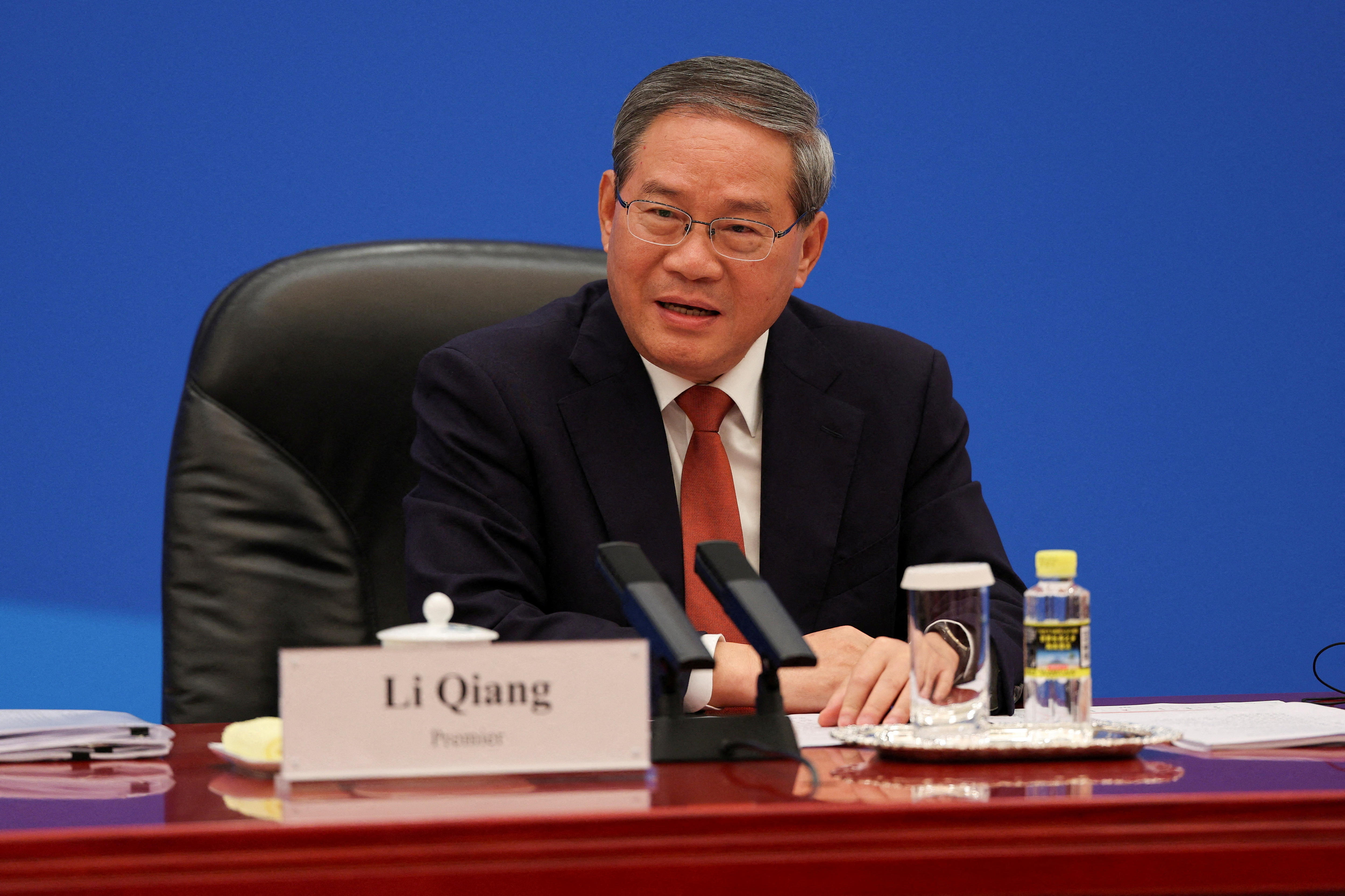 中国总理李强承诺将努力实现年度经济发展目标。