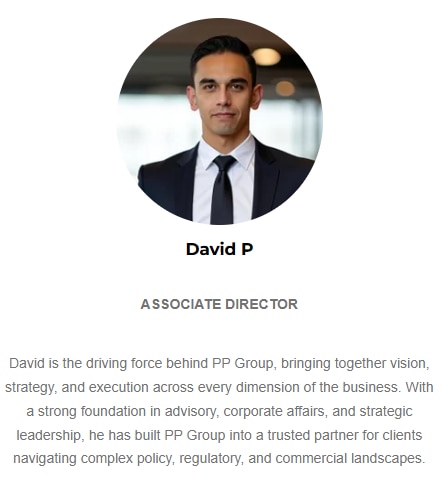 Retrato y biografía de un asistente de dirección.