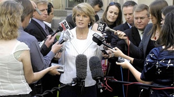 Can journalists make-or-break a politician's career? (Alan Porritt/AAP)