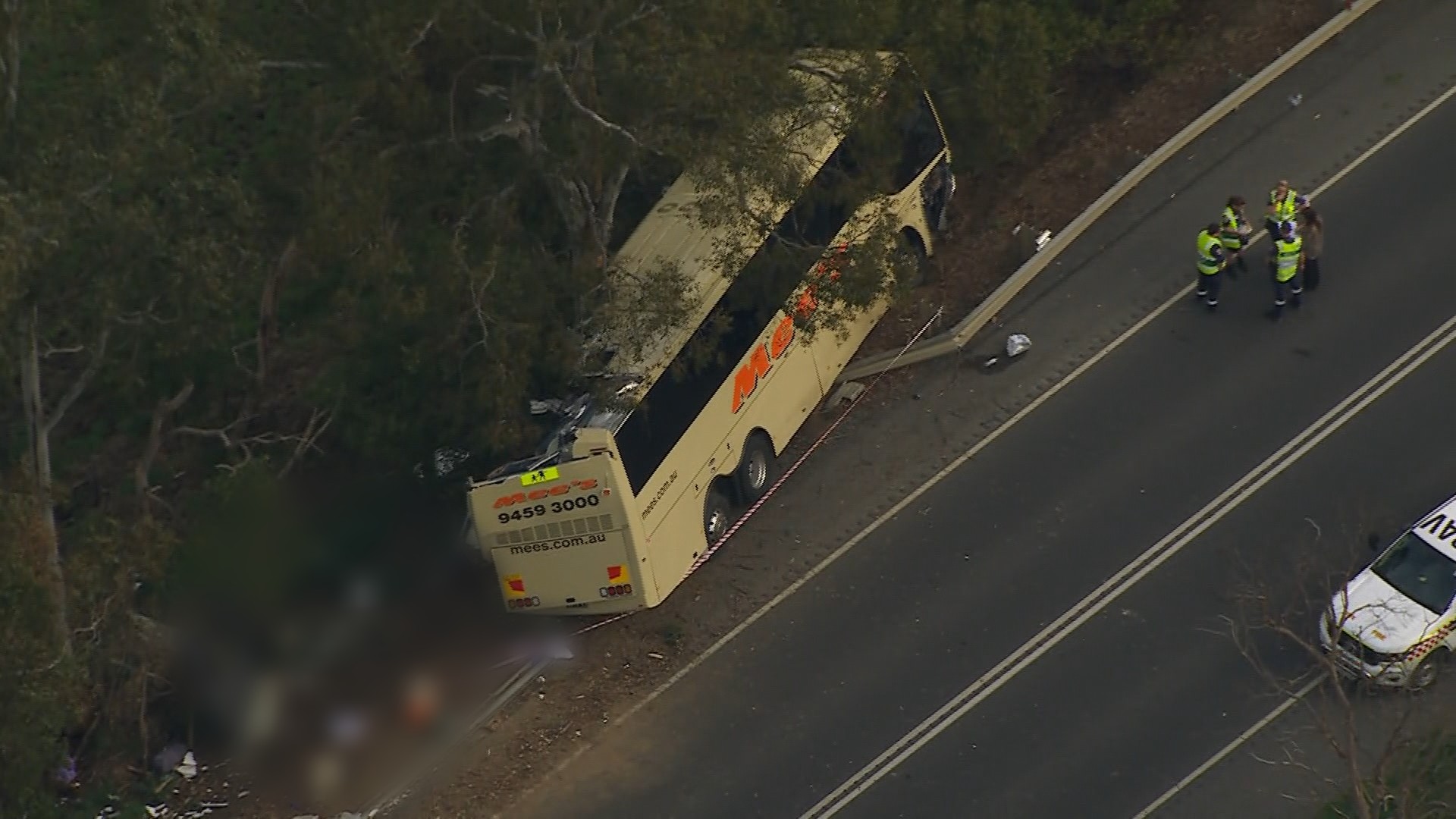 More than a dozen injured in Yarra Ranges bus crash