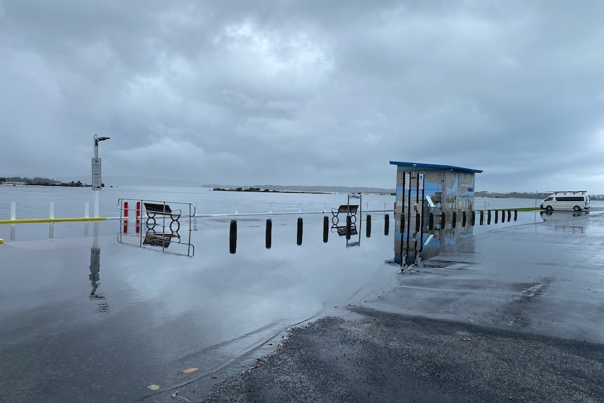 Flooded Karbeethong jetty
