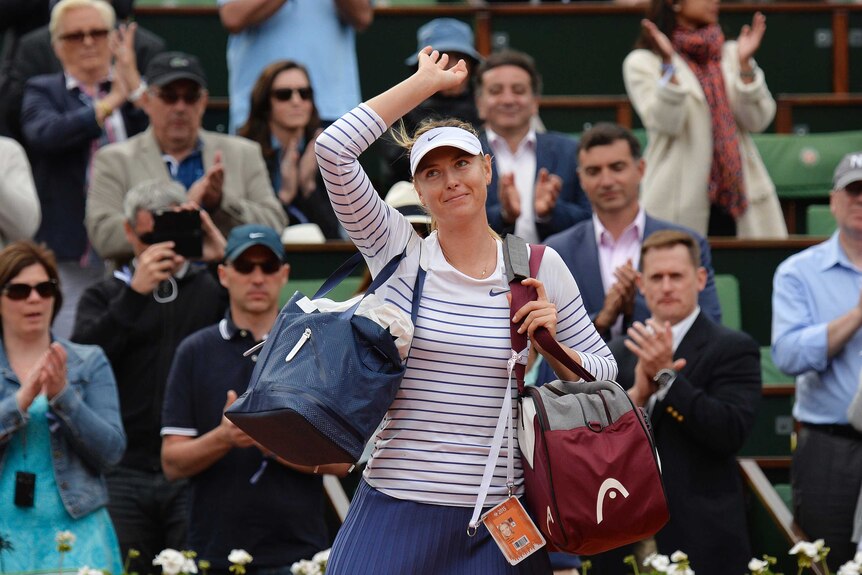 Sharapova thanks fans after win over Stosur