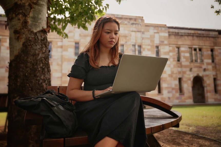 Jess Nobleza studying