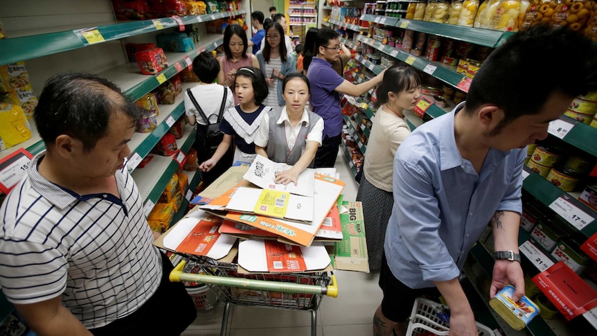 Chinese shoppers were stocking up before Typhoon Mangkhut arrived.