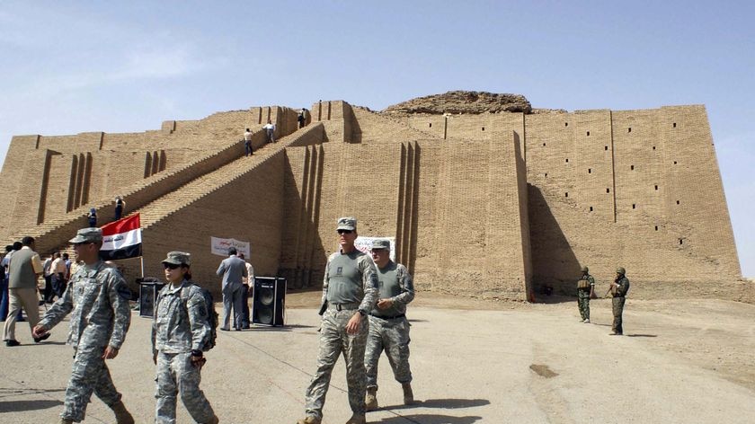 US soldiers attend the handover ceremony of the Ur ruins to the Iraqi authorities