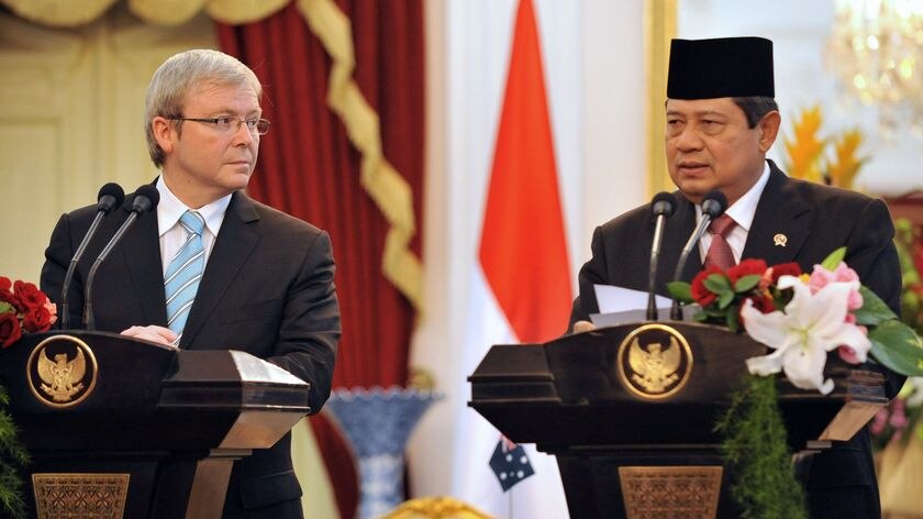 Rudd and Yudhoyono sign cooperation agreement