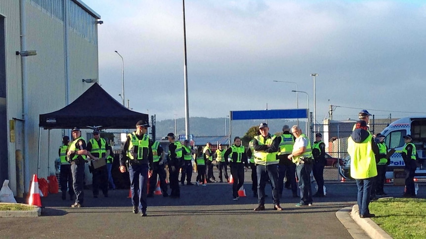 Police wait for Rebels bikies at Spirit of Tasmania ferry