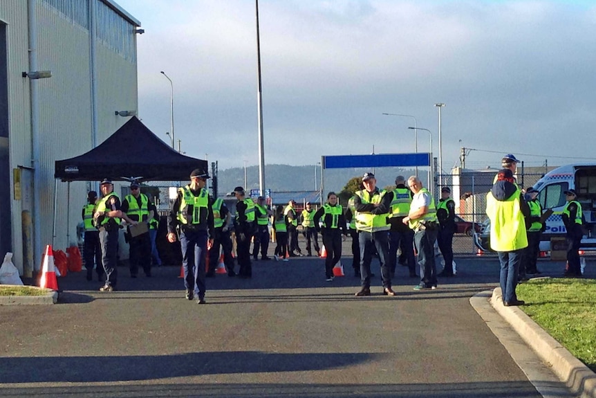 Police wait for Rebels bikies at Spirit of Tasmania ferry