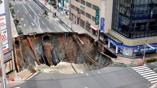 Sinkhole Fukuoka Japan 2