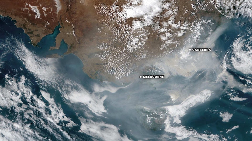 Satellite imagery showing plumes of smoke descending upon Canberra and Melbourne