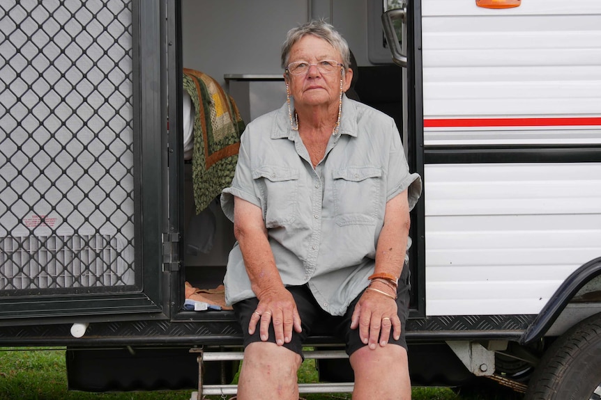 Bushfire victim Lindy Marshall is still living without running water