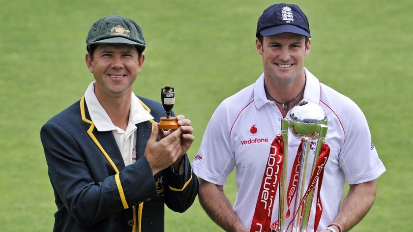 Australian captain Ricky Ponting (L) holds the Ashes trophy next to England captain Andrew Strauss (AFP: William West)