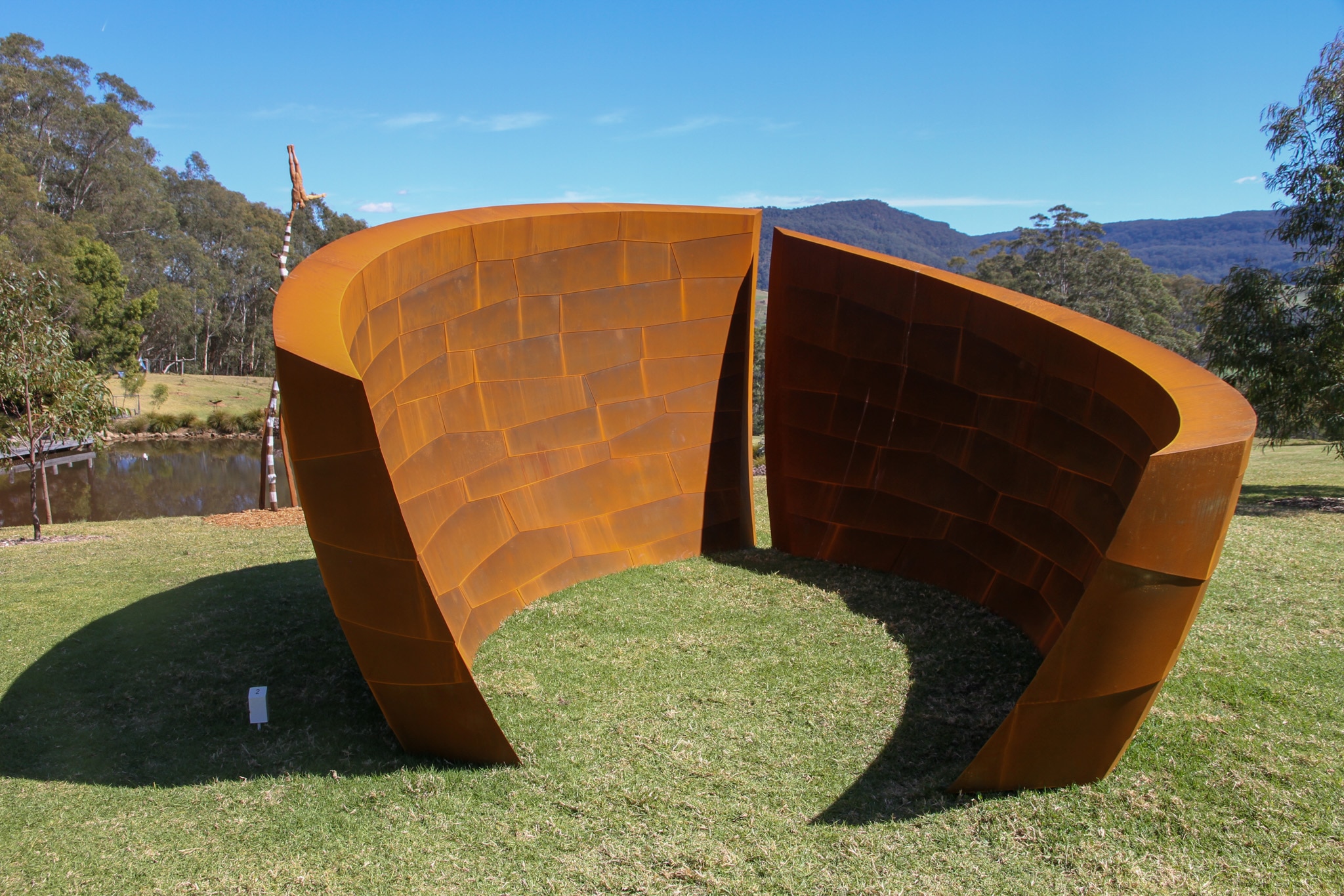 A giant metal sculpture at Sculpture in the Valley