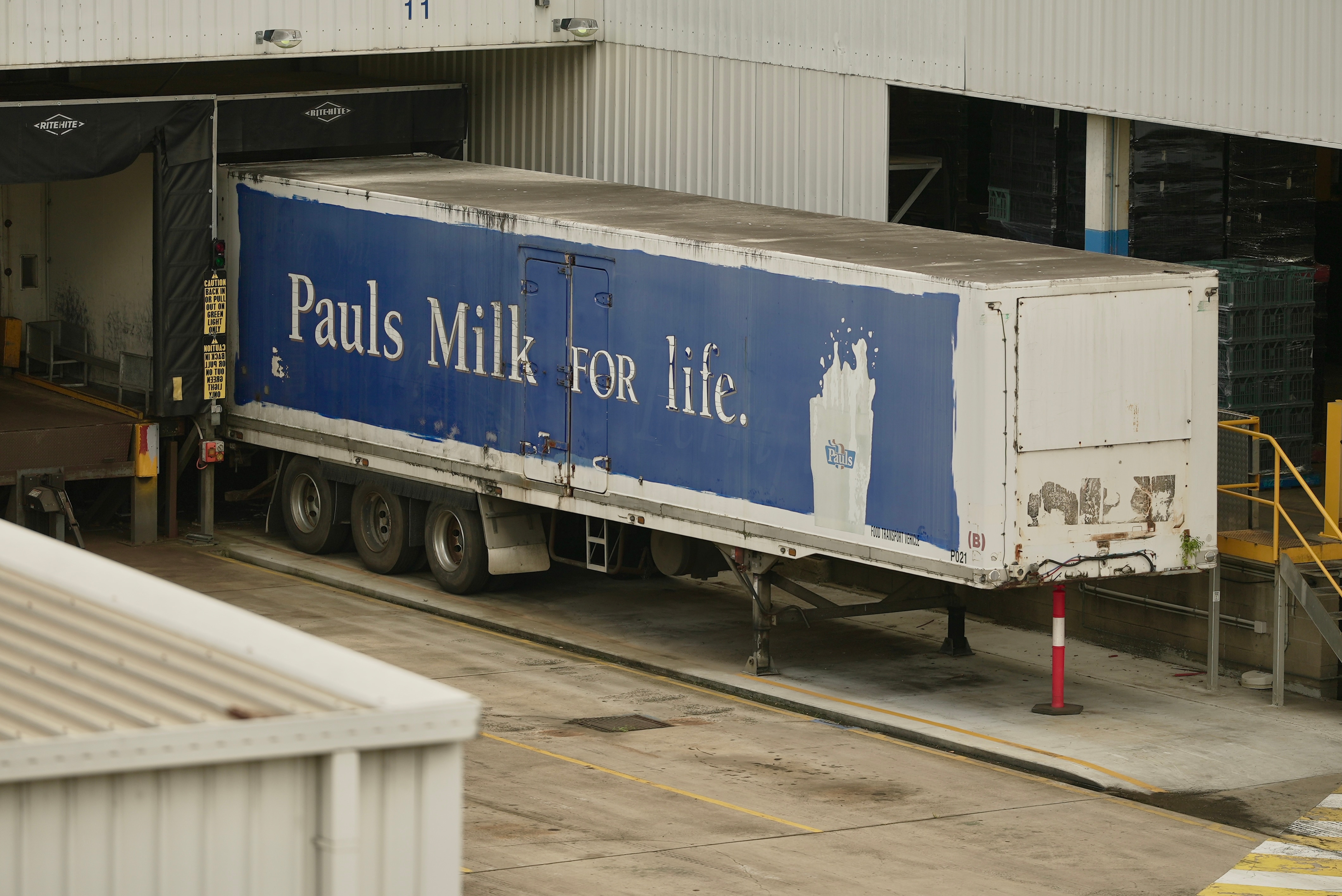 El contenedor que se acopla a la parte trasera de un camión.