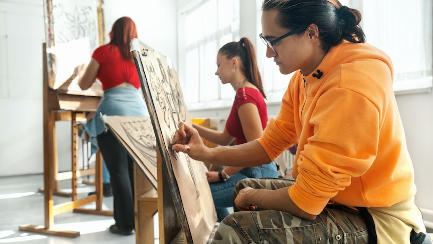 GettyImages-1352928891)_drawing class