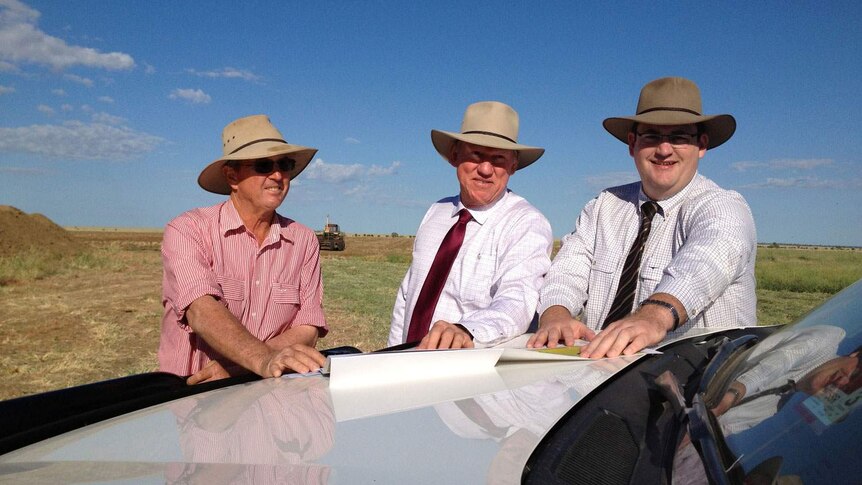 Flinders Deputy Mayor Ninian Stewart-Moore, Deputy Premier Jeff Seeney and Mines Minister Andrew Cripps in Hughenden.