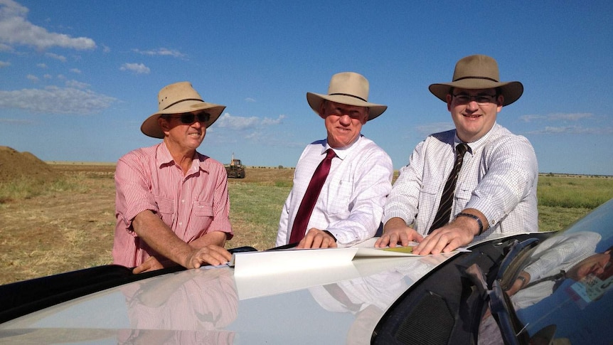 Flinders Deputy Mayor Ninian Stewart-Moore, Deputy Premier Jeff Seeney and Mines Minister Andrew Cripps in Hughenden.