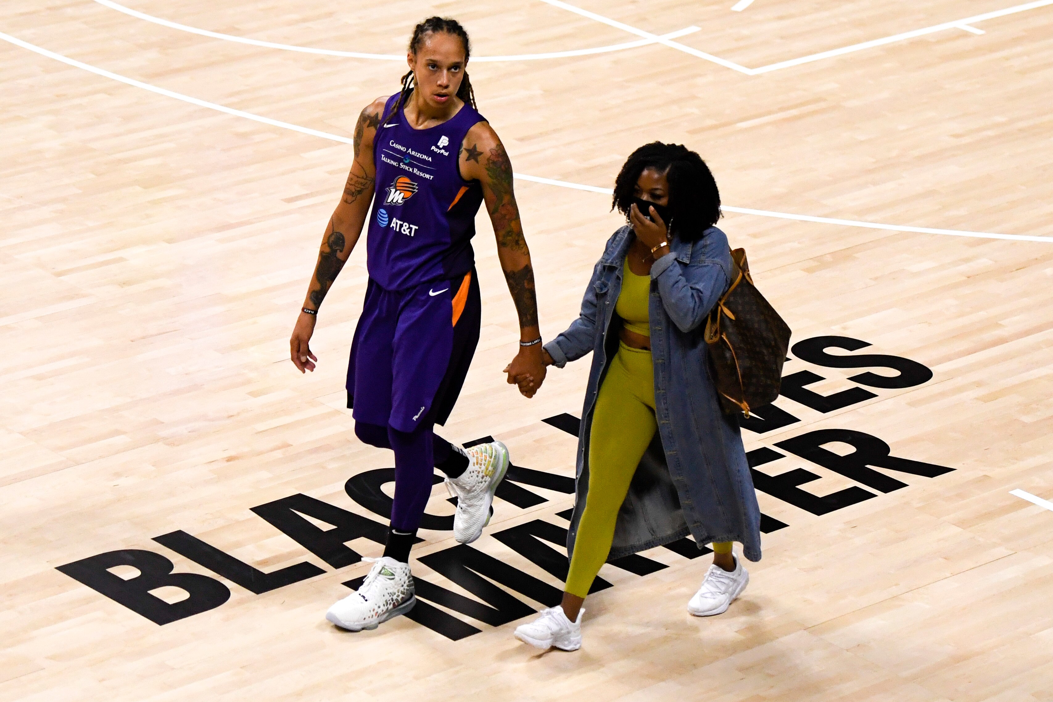 Brittney Griner Makes 11 Unanswered Calls To Wife From Jail In Russia With Us Embassy Unstaffed Abc News