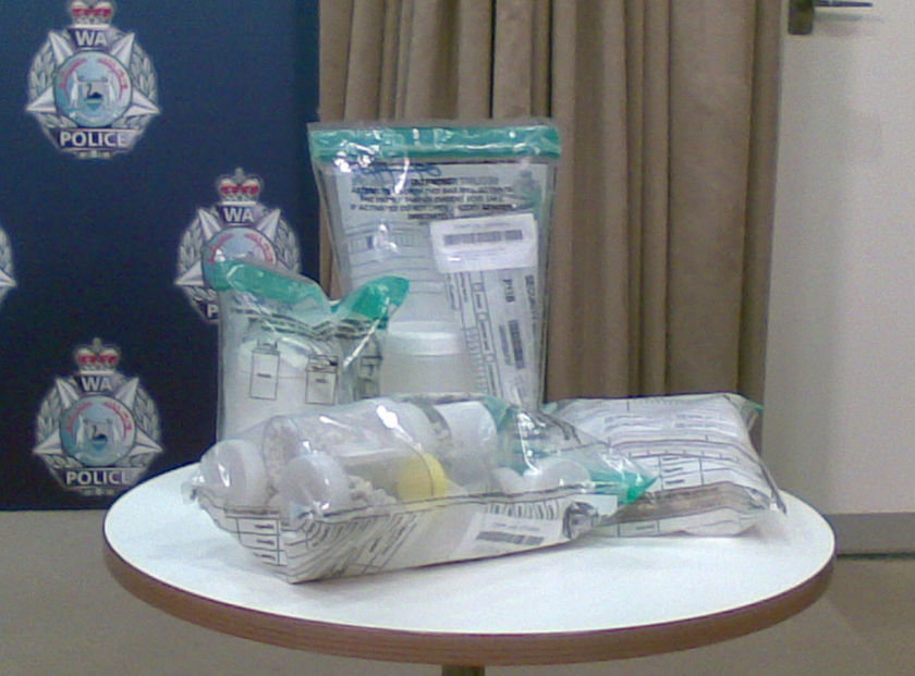 Police seize drugs and cash from Rebels bikies - ABC News