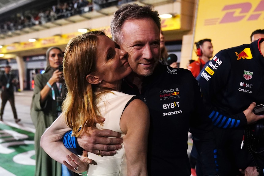 Christian Horner and Geri Halliwell embracing at the Bahrain Grand Prix.
