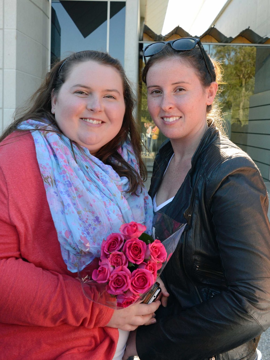 Sisters Melissa and Rebecca Walker travelled from Picton, NSW.