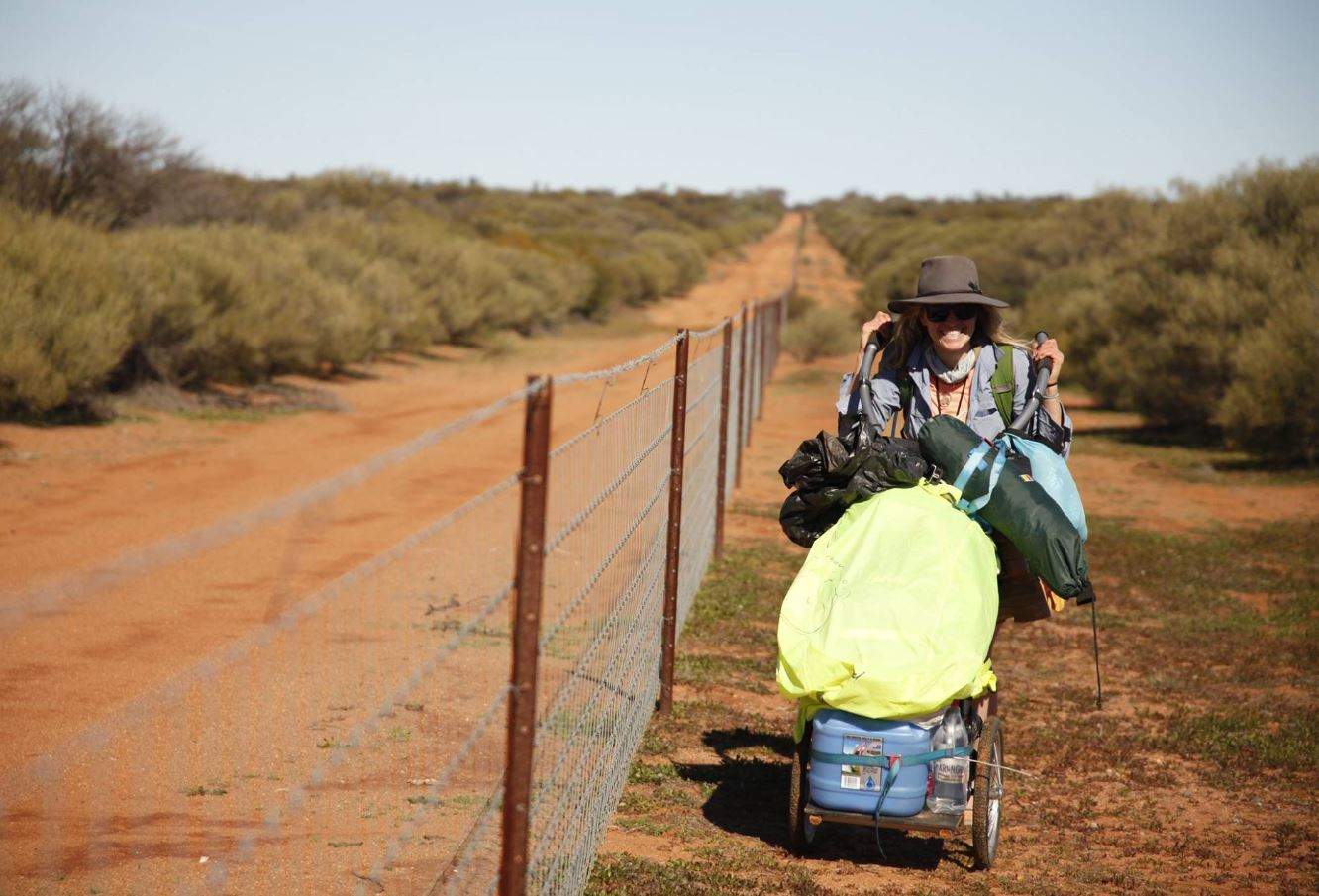 Woman retraces steps of three Aboriginal girls who walked along WA's