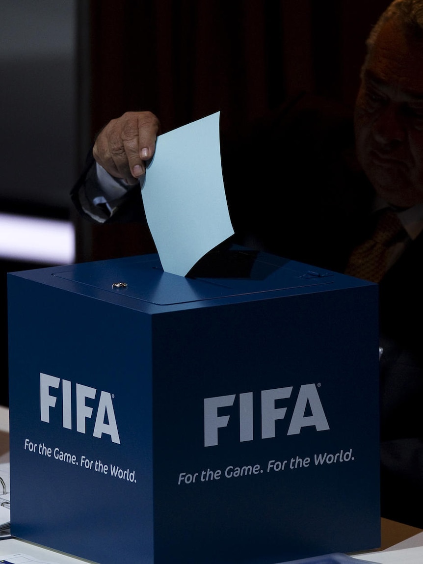 Blatter voted back in