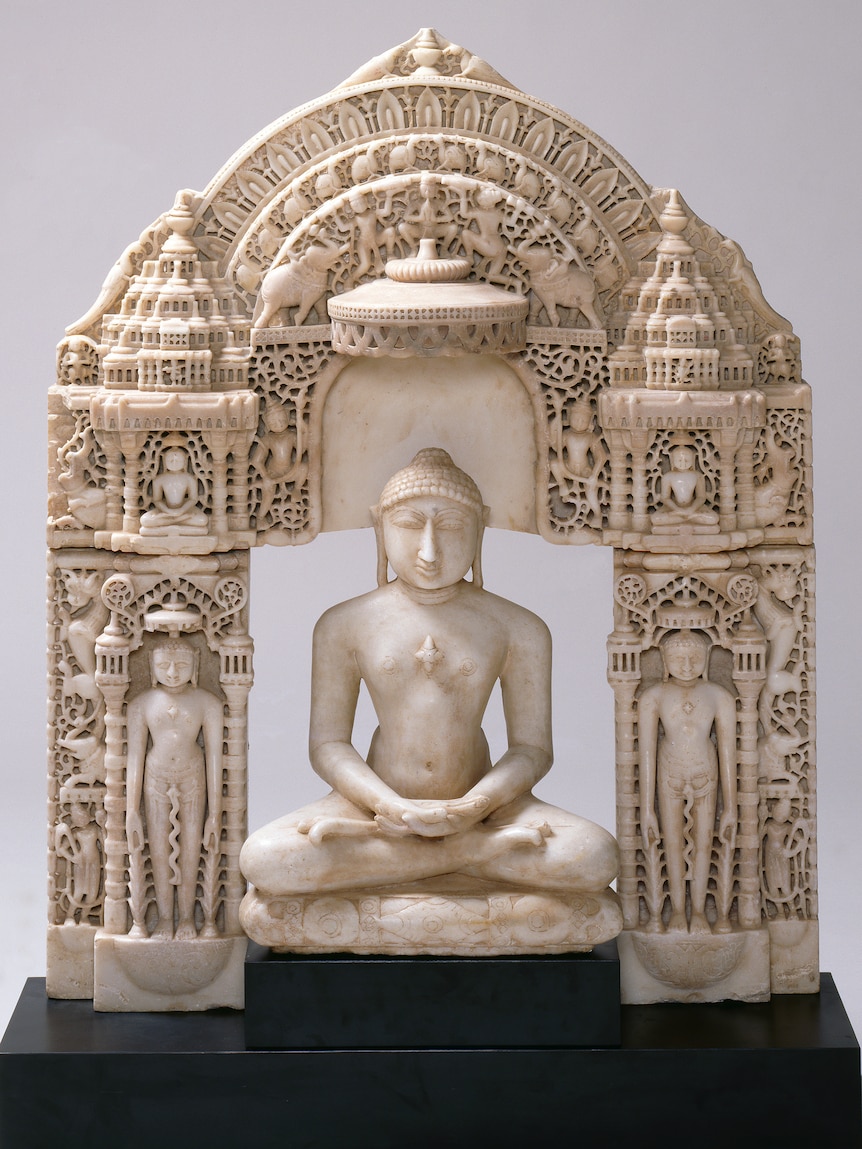Arch for a Jain shrine and Seated Jina