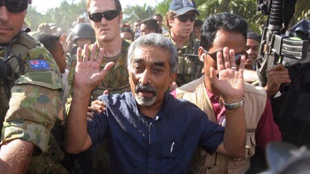 Former East Timor PM Mari Alkatiri has visited supporters on the outskirts of Dili.
