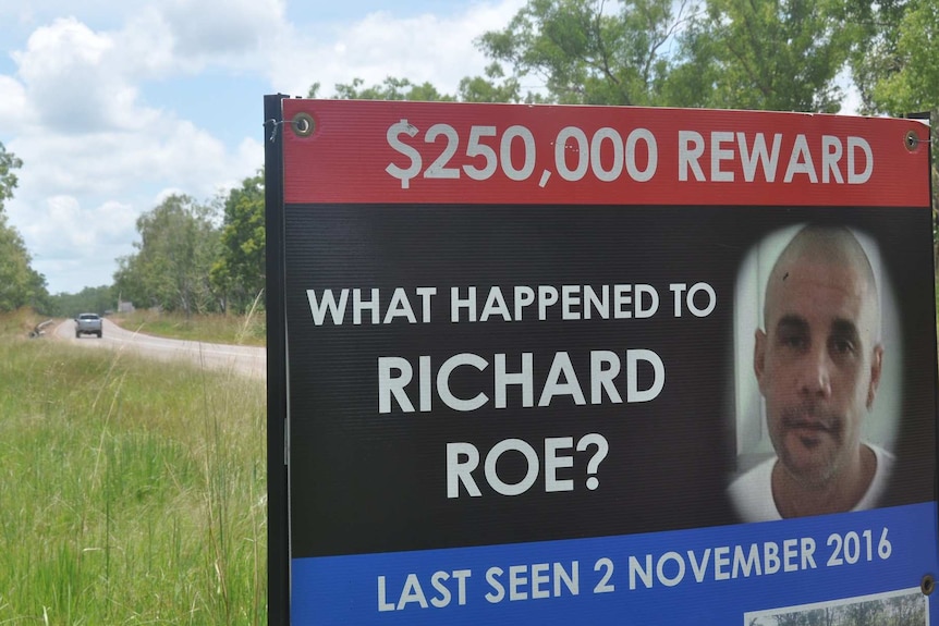 Sign at the turnoff to Lake Bennett saying "what happened to Richard Roe".