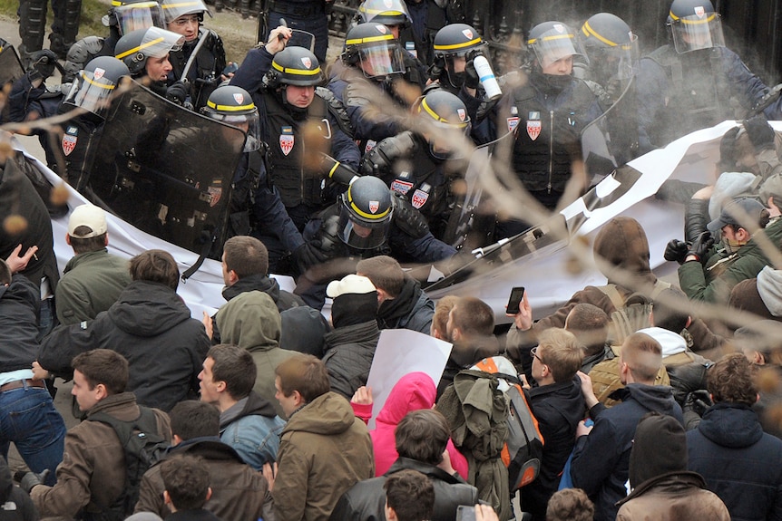 Anti-gay marriage protesters clash with riot police, March 24 2013