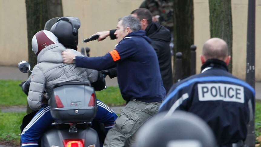 French police arrest young people outside kosher supermarket