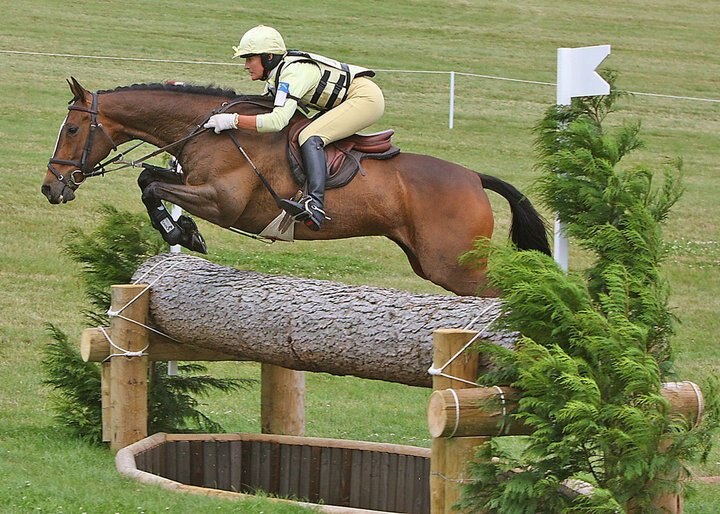 Horse riding legend visits Hunter - ABC News