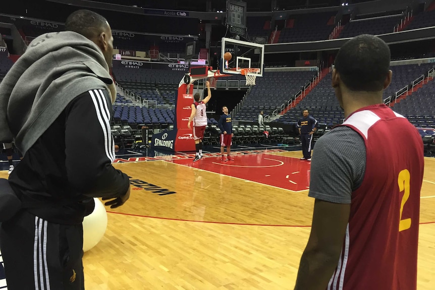 LeBron James and Kyrie Irving watch Matthew Dellavedova at training