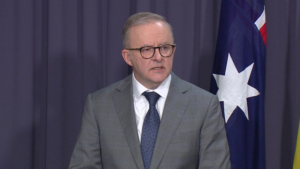 Prime Minister asked whether Scott Morrison should resign - ABC News