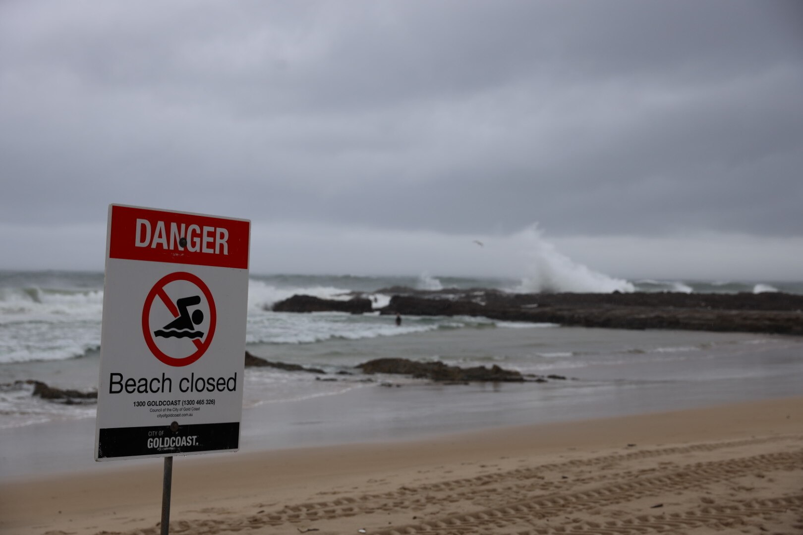 Severe weather hits south-east Queensland, more than 200mm of rain ...