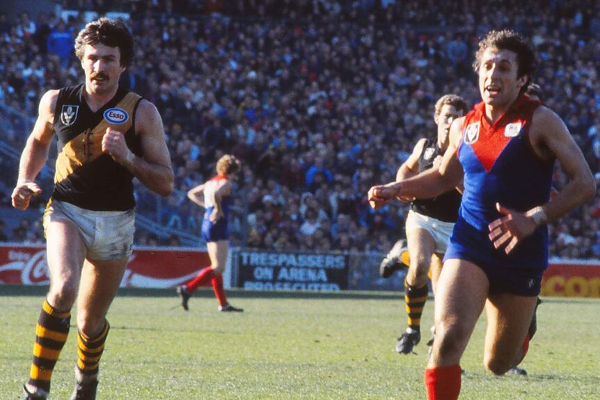 Mick Malthouse playing for Richmond in 1982