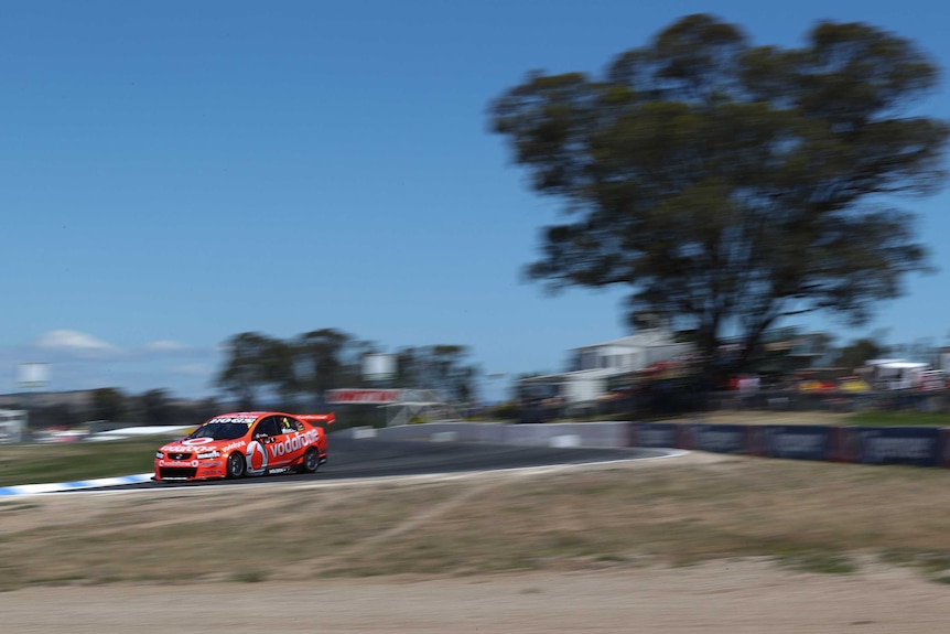 Whincup whips around Winton
