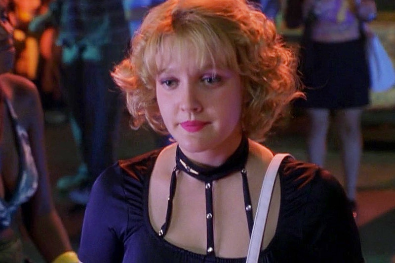 Josie from Never Been Kissed attends a night club to depict ways to cope with social anxiety at parties and events.