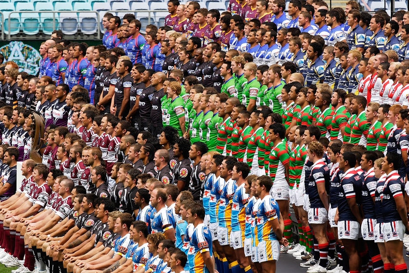 All 16 NRL teams pose for a mass photo at the 2008 fans day (Getty Images: Matt King)