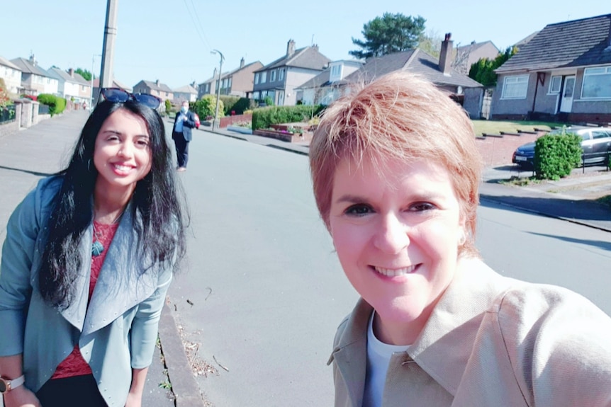 Sameeha Rehman and Nicola Sturgeon pose for a photo.