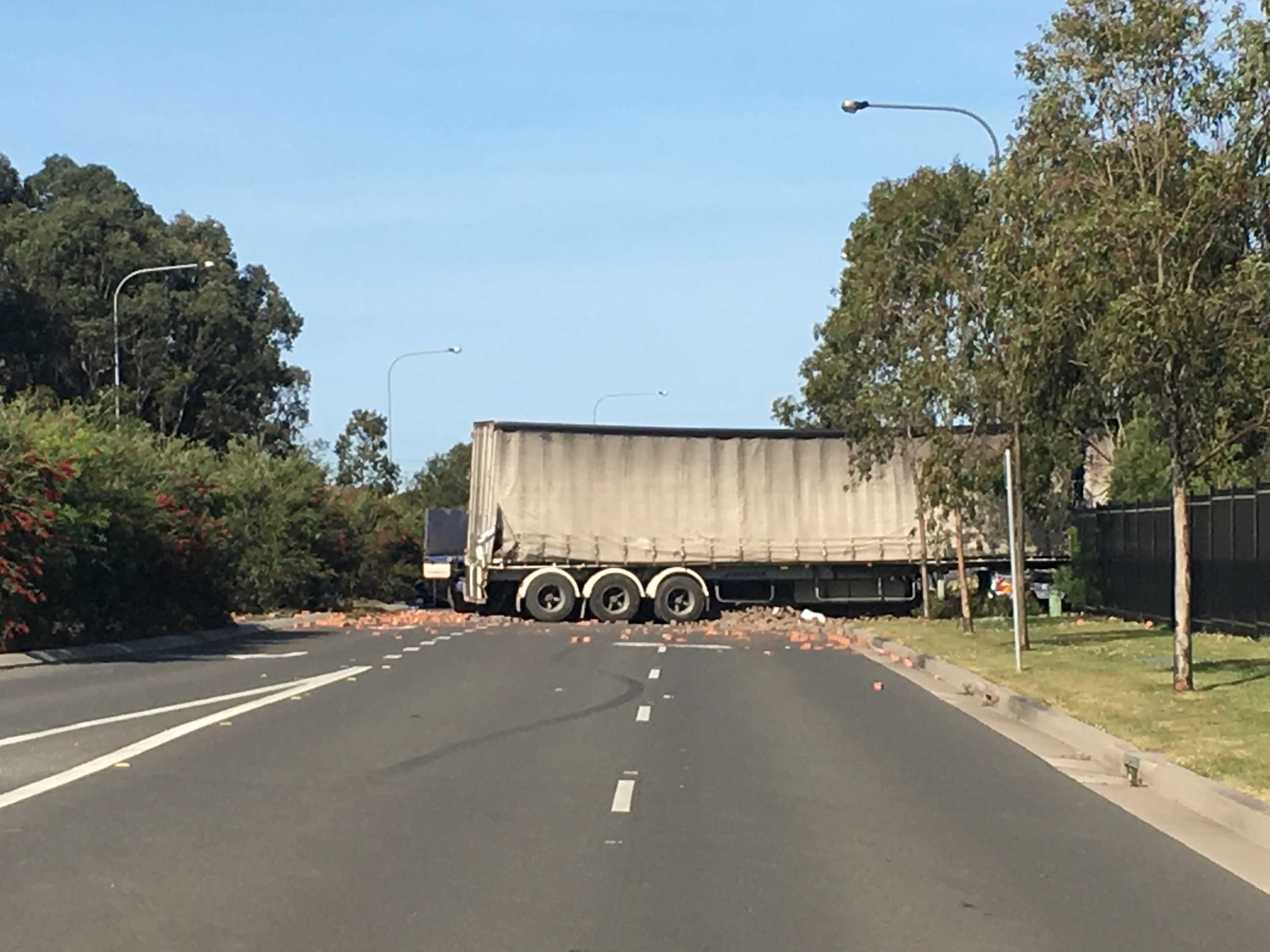 Erskine Park truck crash Two dead in fiery headon collision ABC News