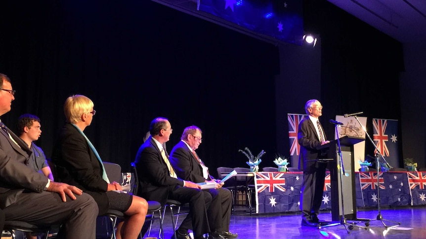 Dick Smith addresses crowd at Bega Town Hall