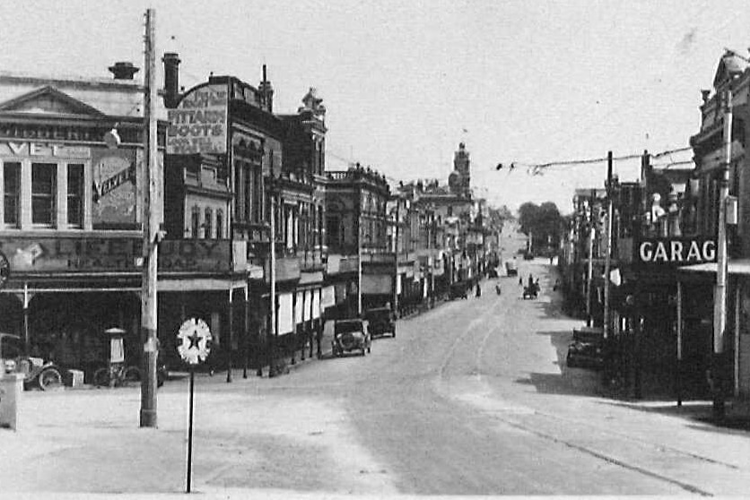 a black and white photo of an intersection in 1930s Ballarat