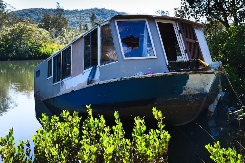 An abandoned boat in Narara Creek.